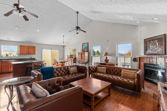 747 E Dumplin Valley Rd, Jefferson City, TN 37760