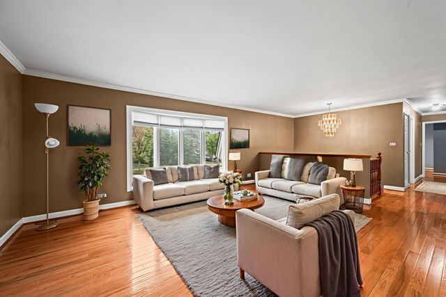 3590 Winston Drive, Hoffman Estates, IL 60192