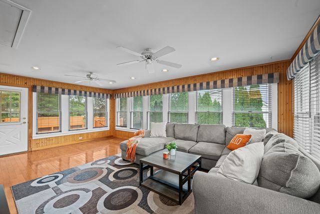 3590 Winston Drive, Hoffman Estates, IL 60192