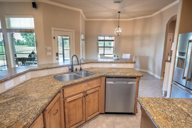 544 Wagon Wheel Trail, Angleton, TX 77515