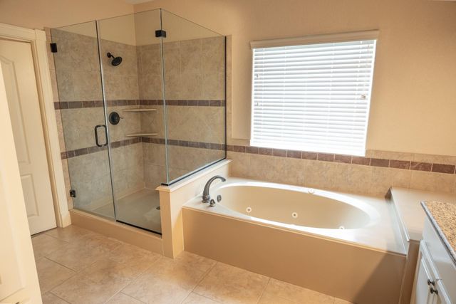 544 Wagon Wheel Trail, Angleton, TX 77515