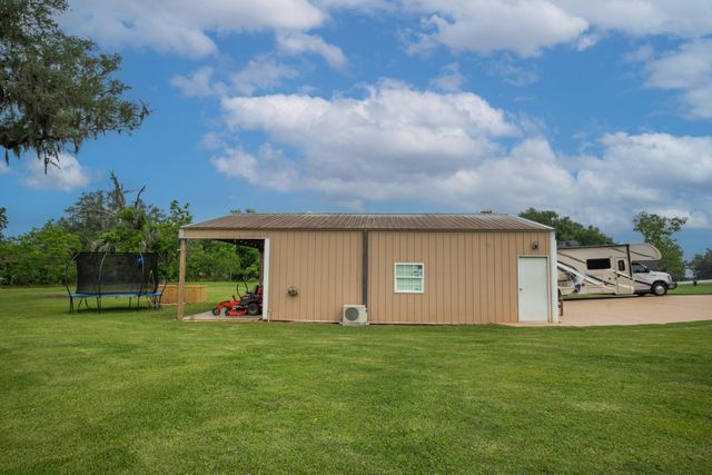 544 Wagon Wheel Trail, Angleton, TX 77515