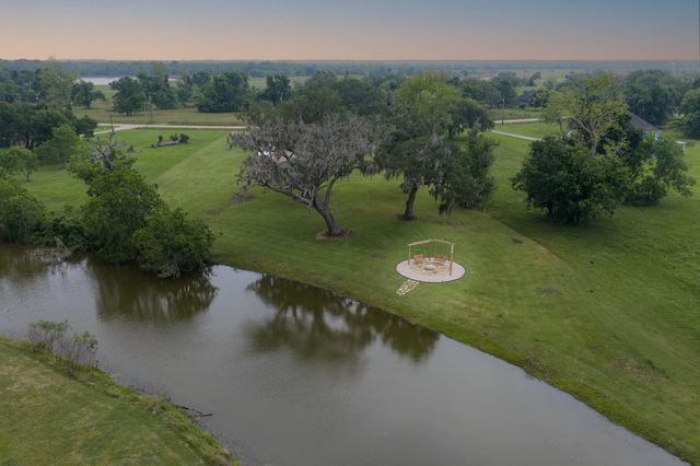544 Wagon Wheel Trail, Angleton, TX 77515