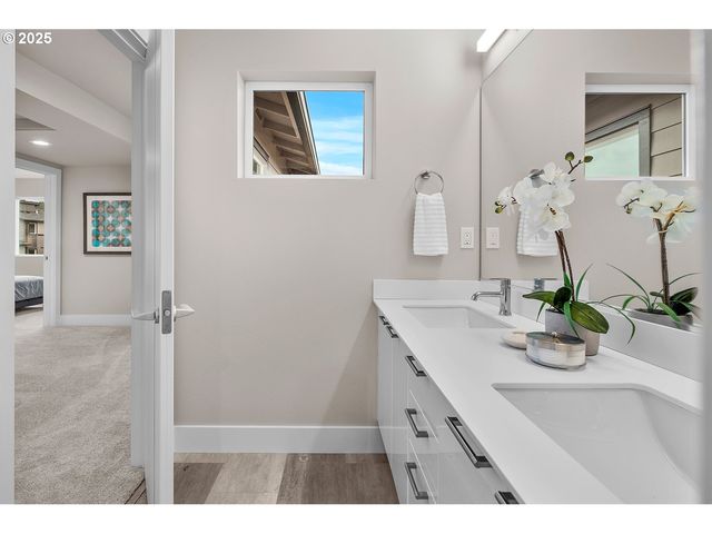 16779 Se SHIMMERING LEAF St, Happy Valley, OR 97086
