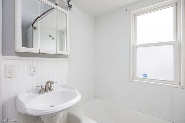 19307 Kildeer Avenue, Cleveland, OH 44119