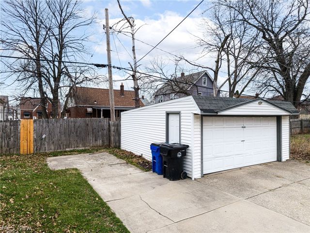 19307 Kildeer Avenue, Cleveland, OH 44119