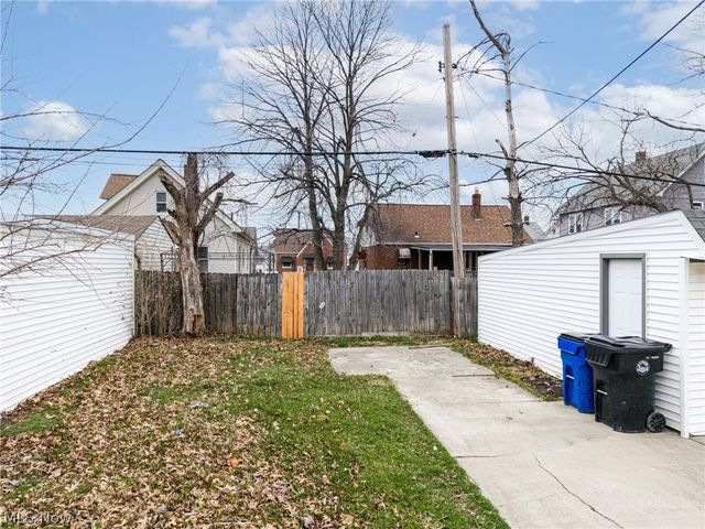 19307 Kildeer Avenue, Cleveland, OH 44119