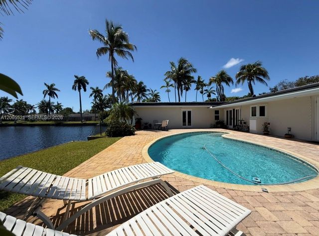 4800 NE 13th Ter, Oakland Park, FL 33334