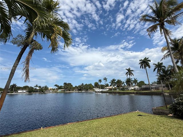 4800 NE 13th Ter, Oakland Park, FL 33334