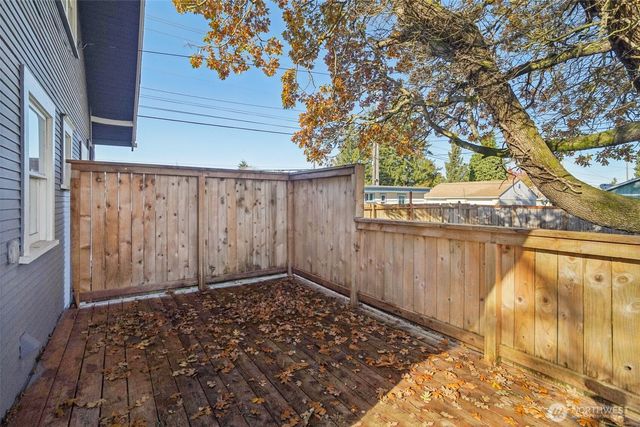 805 E 58th Street, Tacoma, WA 98404