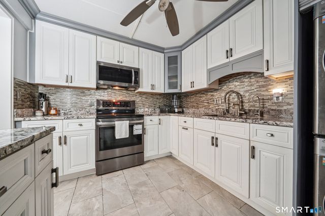 143 Hoyt Street APT 2H, Stamford, CT 06905