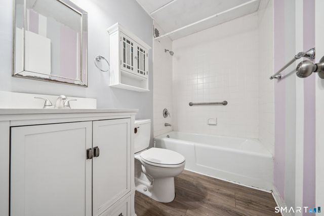 143 Hoyt Street APT 2H, Stamford, CT 06905