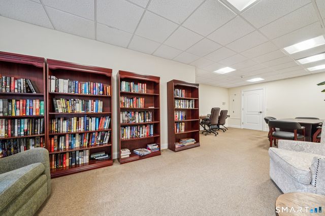 143 Hoyt Street APT 2H, Stamford, CT 06905