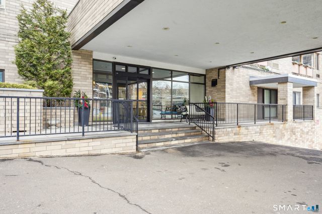 143 Hoyt Street APT 2H, Stamford, CT 06905