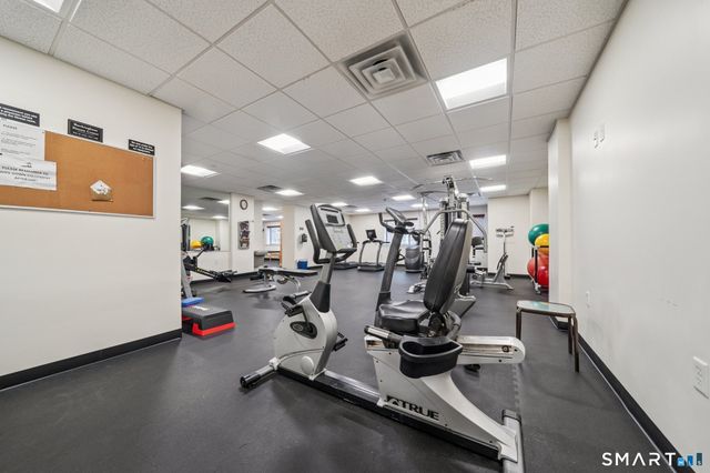 143 Hoyt Street APT 2H, Stamford, CT 06905