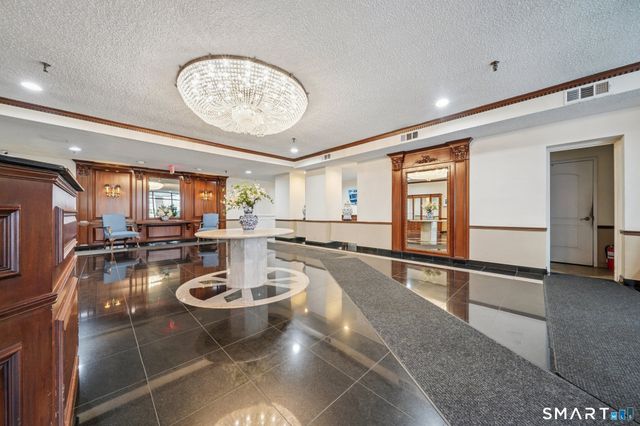 143 Hoyt Street APT 2H, Stamford, CT 06905