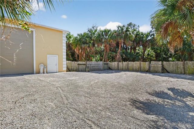 2630 8th ST NW, Naples, FL 34120