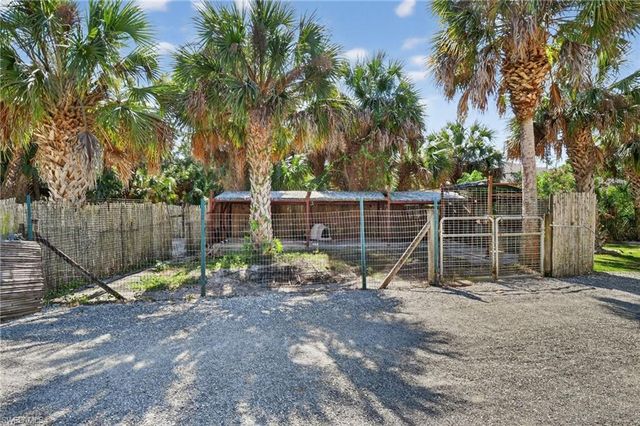 2630 8th ST NW, Naples, FL 34120