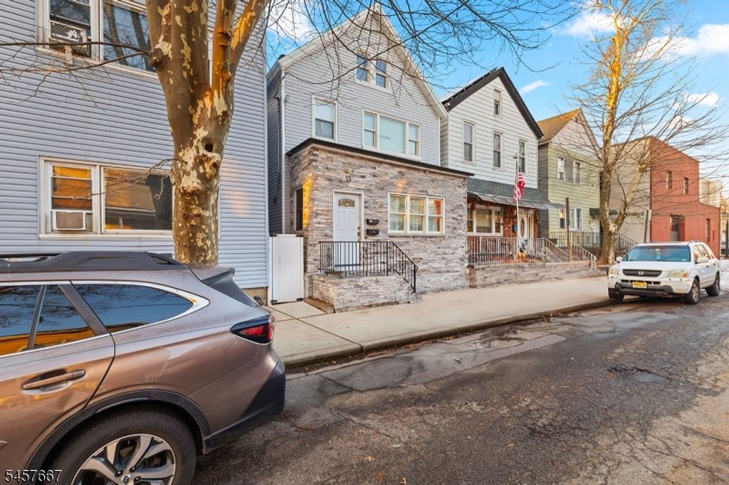 13 Meadow St, Bayonne City, NJ 07002 — exterior