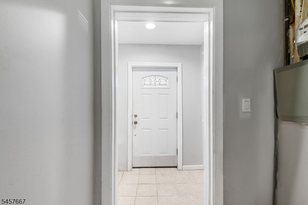 13 Meadow St, Bayonne City, NJ 07002 — photo 3