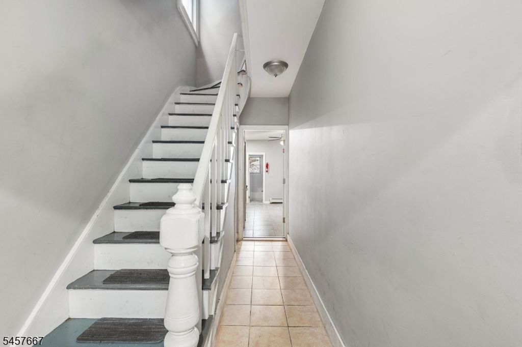 13 Meadow St, Bayonne City, NJ 07002 — photo 4