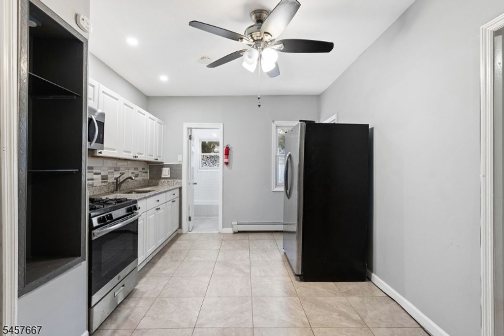 13 Meadow St, Bayonne City, NJ 07002 — photo 5