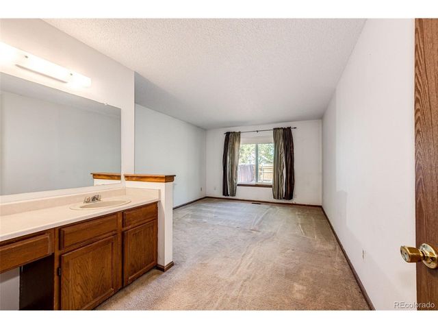4505 Eagle St, Denver, CO 80239