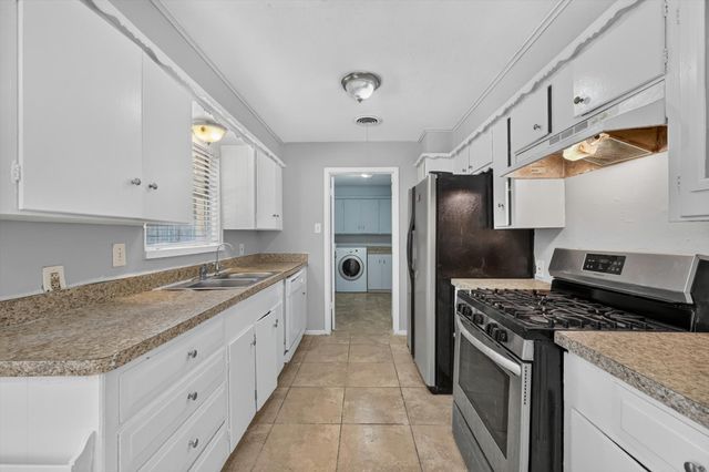 7200 Ellis Road, Fort Worth, TX 76112