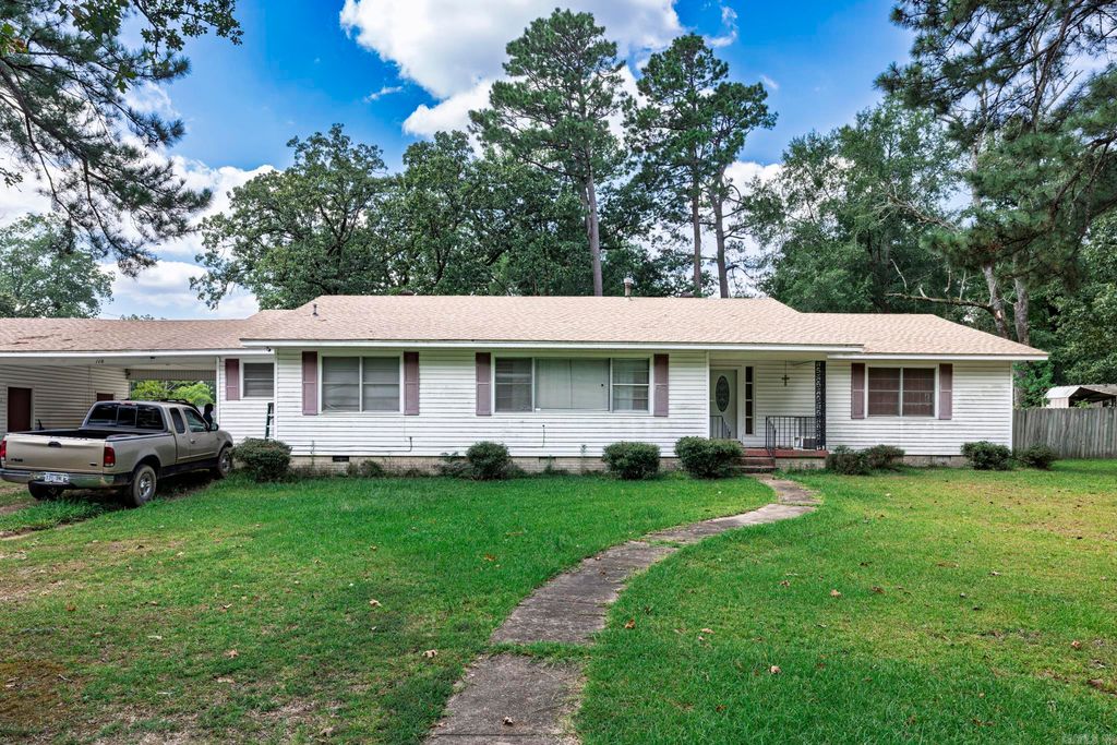 110 S 10Th Street, Gurdon, AR 71743