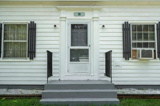 90 W High Street, Somersworth, NH 03878