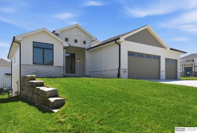 7651 N 167th Street, Bennington, NE 68007