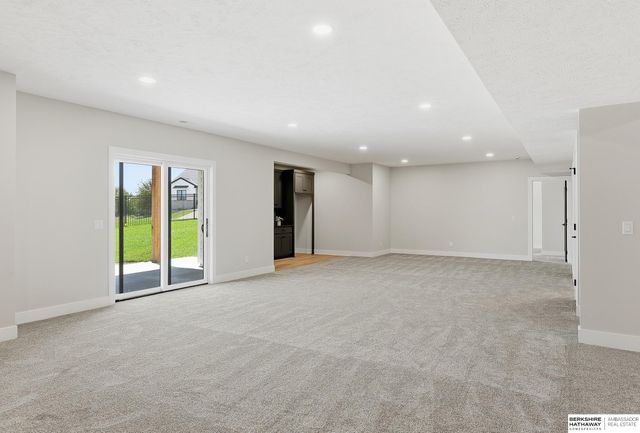 7651 N 167th Street, Bennington, NE 68007