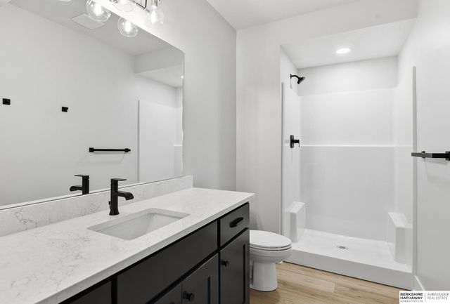 7651 N 167th Street, Bennington, NE 68007