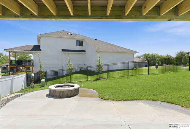 7651 N 167th Street, Bennington, NE 68007