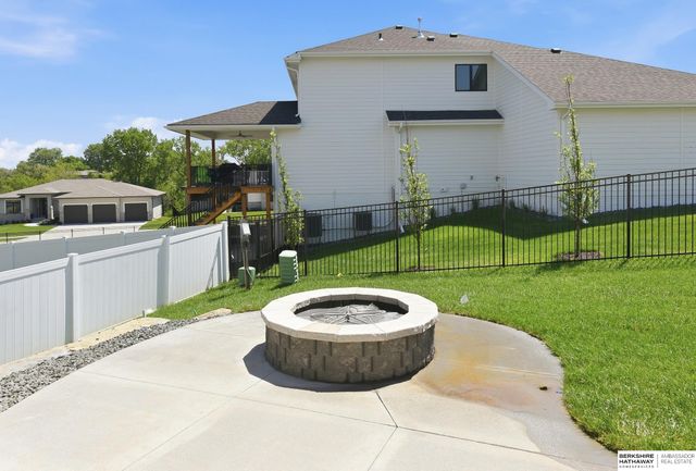 7651 N 167th Street, Bennington, NE 68007