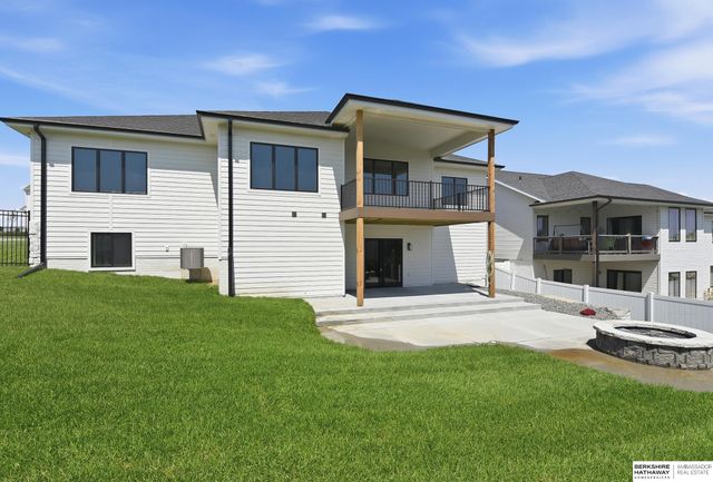 7651 N 167th Street, Bennington, NE 68007