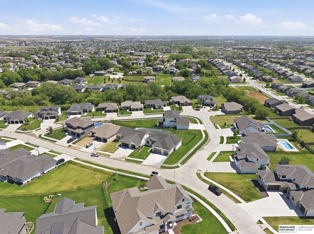 7651 N 167th Street, Bennington, NE 68007