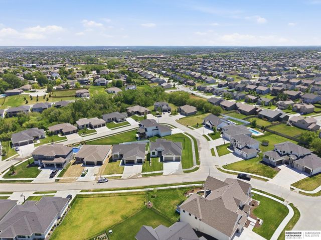 7651 N 167th Street, Bennington, NE 68007