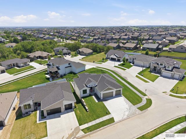 7651 N 167th Street, Bennington, NE 68007