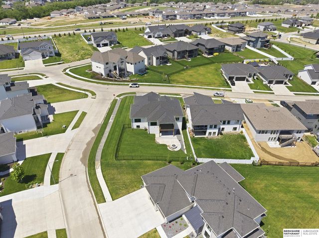 7651 N 167th Street, Bennington, NE 68007