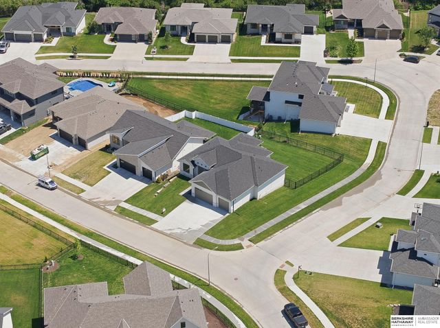 7651 N 167th Street, Bennington, NE 68007