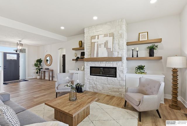 7651 N 167th Street, Bennington, NE 68007