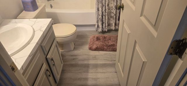 4975 Washington St 310, Boston, MA 02132