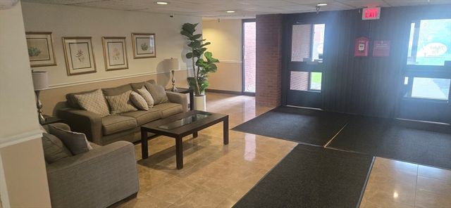 4975 Washington St 310, Boston, MA 02132