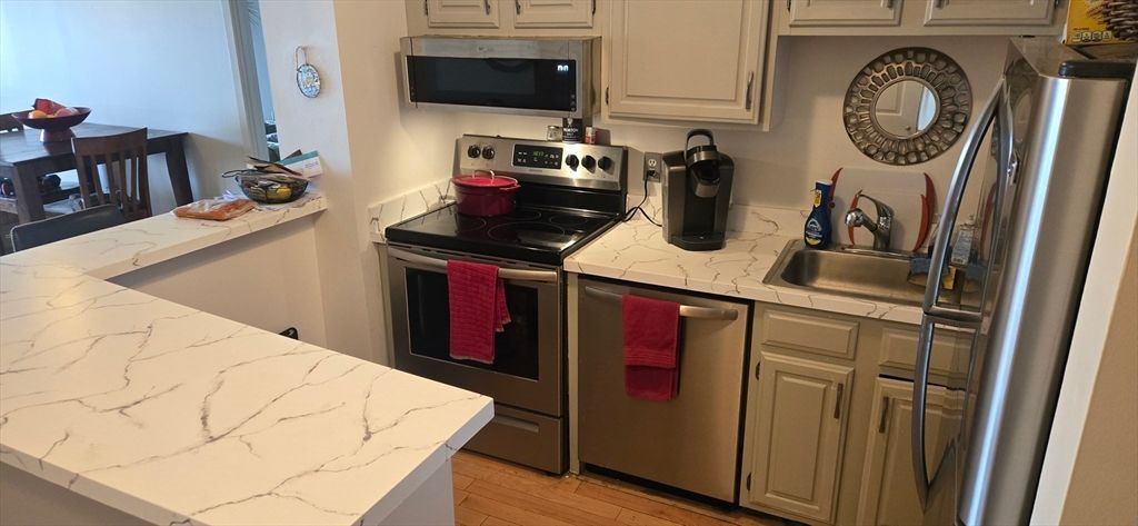 4975 Washington St 310, Boston, MA 02132