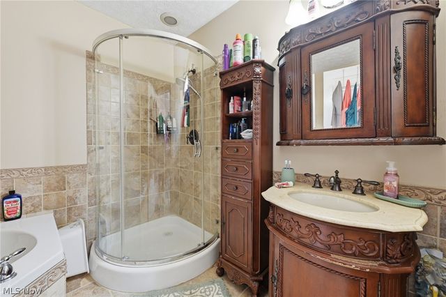 369 E 46th Street, Lorain, OH 44052