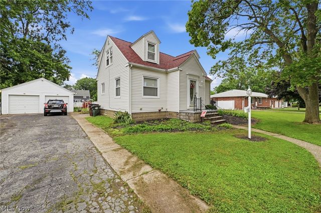 369 E 46th Street, Lorain, OH 44052