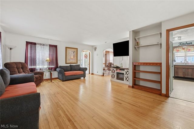 369 E 46th Street, Lorain, OH 44052