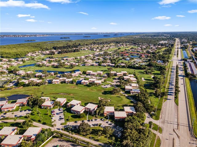 93 Spring Lake Drive 206, Vero Beach, FL 32962
