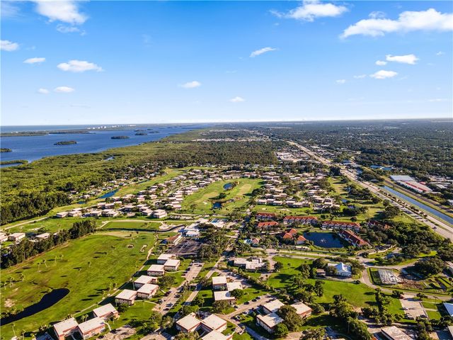 93 Spring Lake Drive 206, Vero Beach, FL 32962
